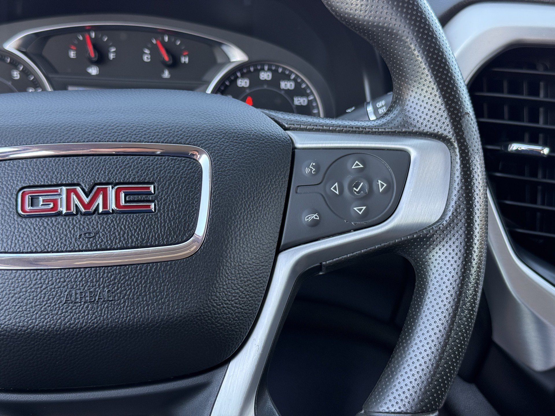 Used 2023 GMC Acadia SLE w/ Driver Convenience Package FWD image 22