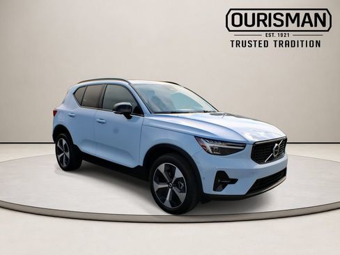 Used 2026 Volvo XC40 B5 Plus w/ Protection Package Premier AWD/4WD image 2