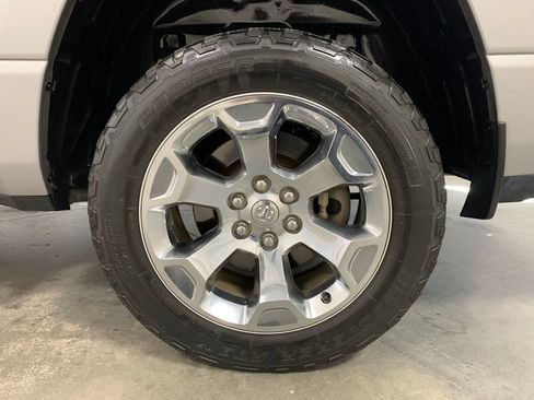 Used 2019 RAM 1500 Big Horn AWD/4WD image 4