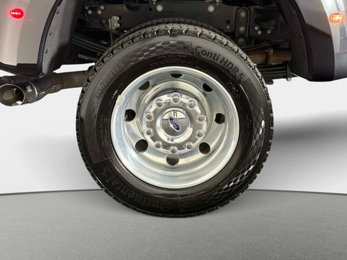 Used 2026 Ford F450 Platinum w/ FX4 Off-Road Package AWD/4WD image 17
