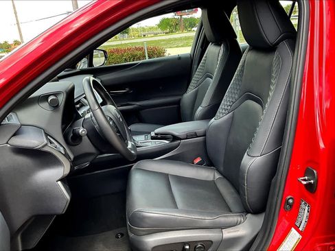 Used 2020 Lexus UX 200 w/ Premium Package FWD image 8