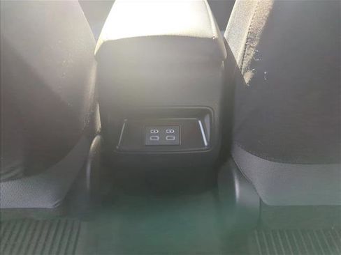 Used 2024 Toyota Corolla SE image 18