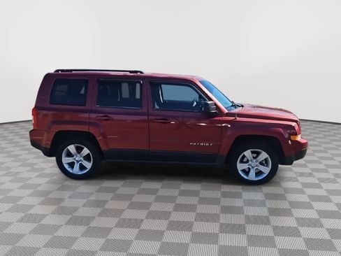 Used 2012 Jeep Patriot Latitude w/ Sun/Sound Group image 9