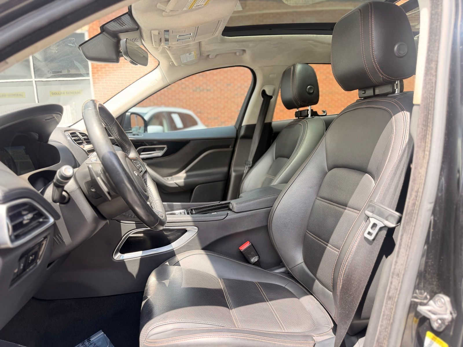 Used 2019 Jaguar F-PACE Prestige AWD/4WD image 14