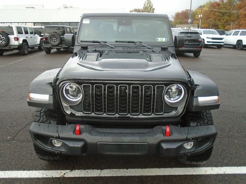 Certified 2024 Jeep Gladiator Rubicon image 5