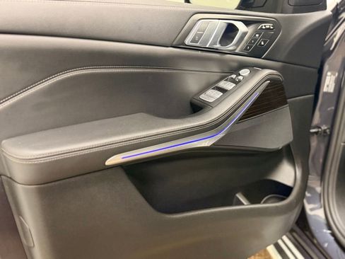 Used 2020 BMW X7 xDrive40i w/ Cold Weather Package AWD/4WD image 11