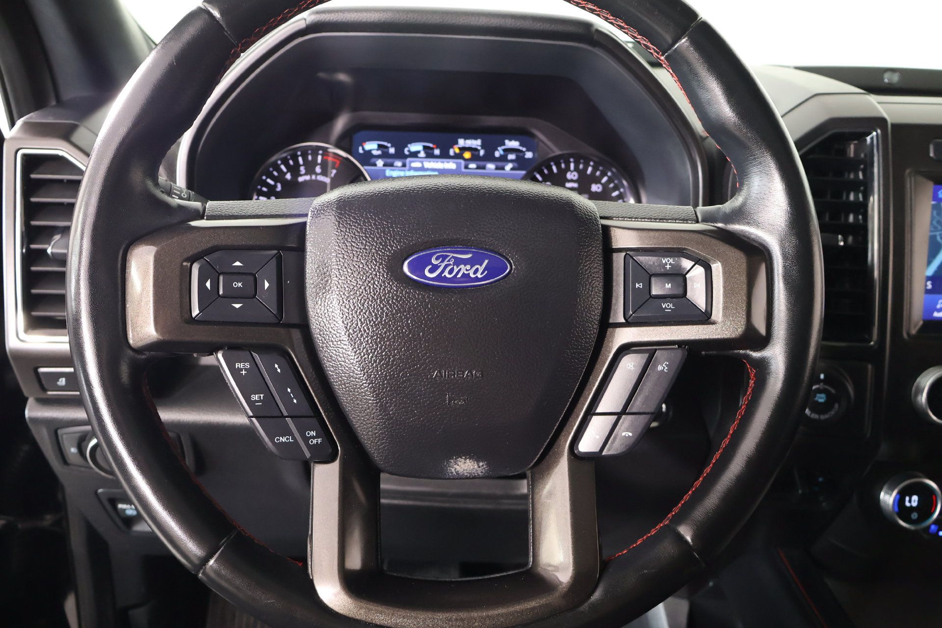 Used 2021 Ford Expedition Limited AWD/4WD image 3