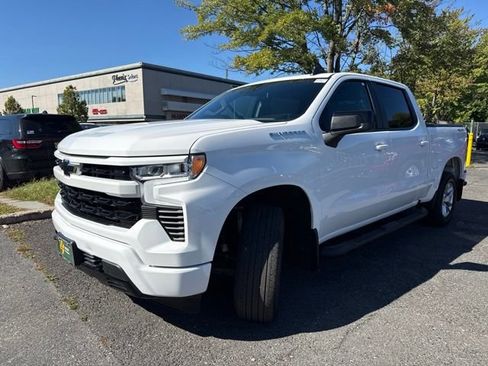 Used 2023 Chevrolet Silverado 1500 RST AWD/4WD image 2