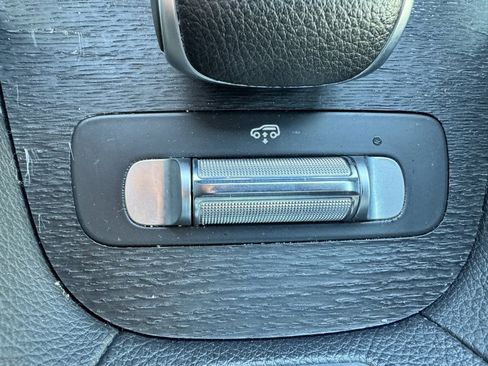 Used 2021 Mercedes-Benz GLS 450 4MATIC image 20