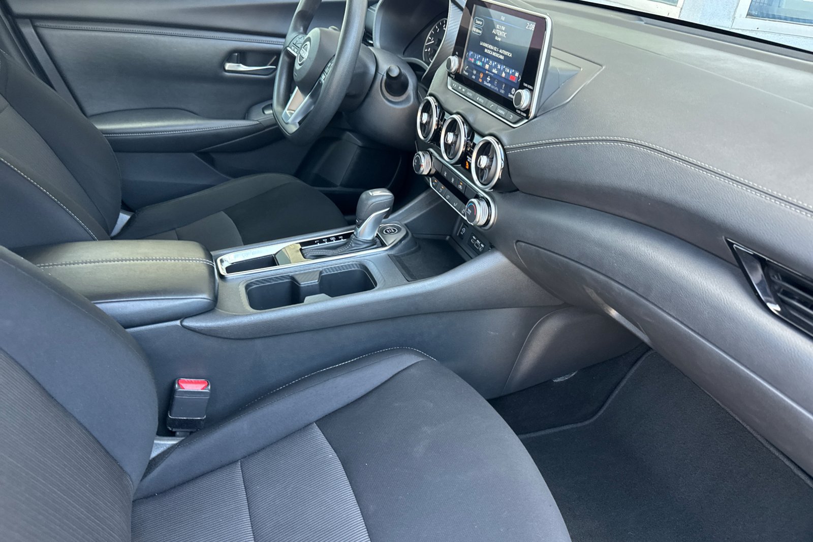 Used 2024 Nissan Sentra SV FWD image 15