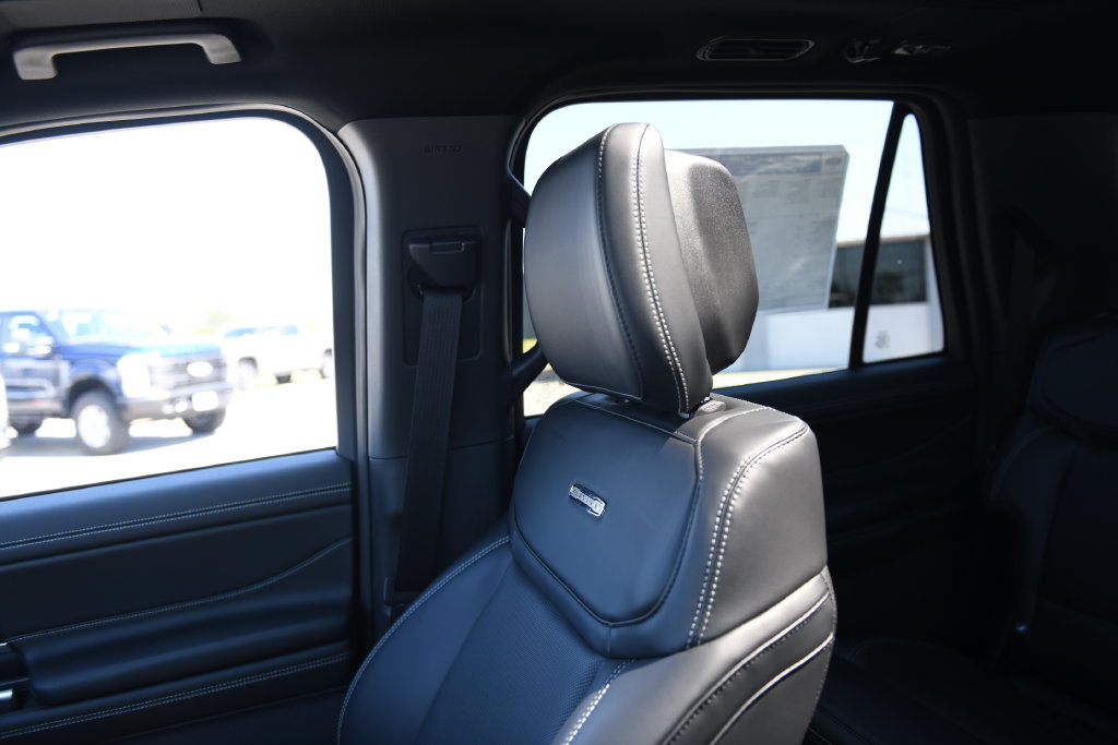 New 2027 Ford Expedition Max Platinum w/ Stealth Appearance Package RWD image 28