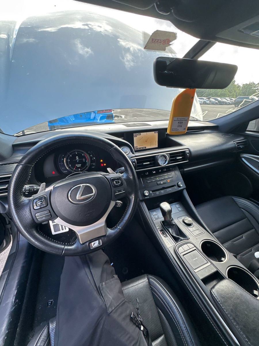 Used 2016 Lexus RC 200t RWD image 3