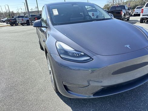 Used 2023 Tesla Model Y Long Range image 9