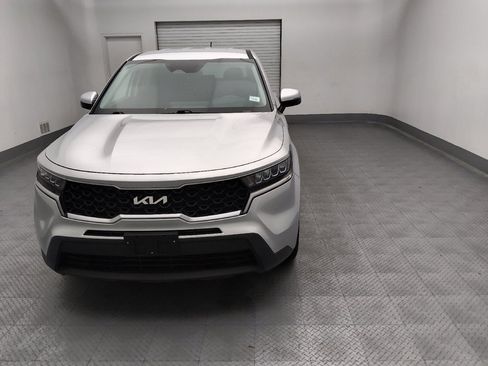 Used 2022 Kia Sorento LX FWD image 15