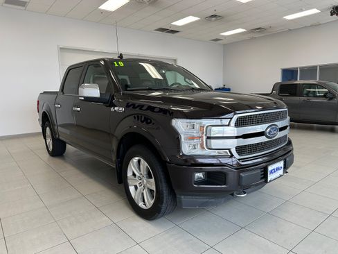 Used 2019 Ford F150 Platinum w/ Equipment Group 701A Luxury AWD/4WD image 4