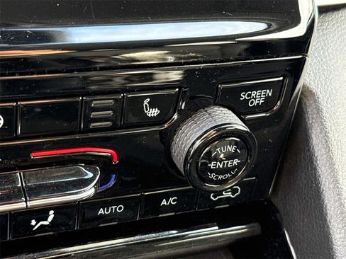 Used 2022 Jeep Grand Cherokee Laredo w/ Luxury Tech Group I image 38