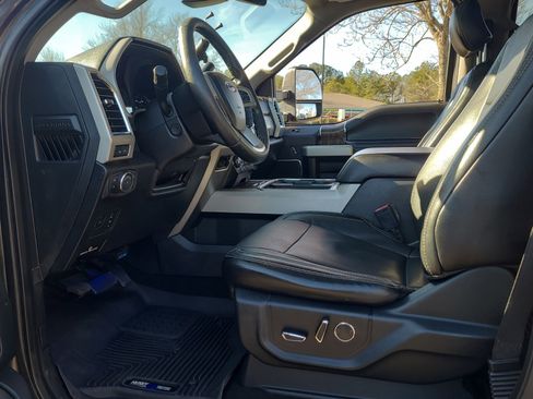 Used 2018 Ford F250 Lariat w/ Lariat Ultimate Package image 14