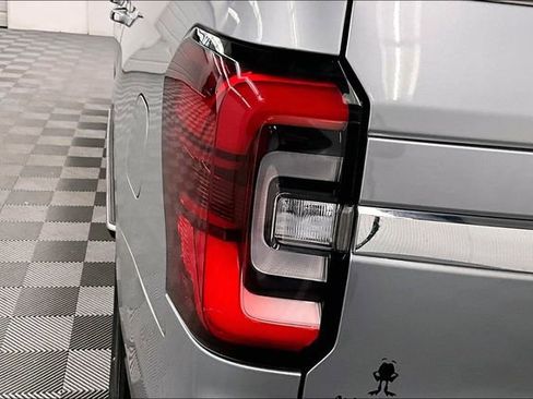 Used 2022 Ford Expedition Max Limited image 35