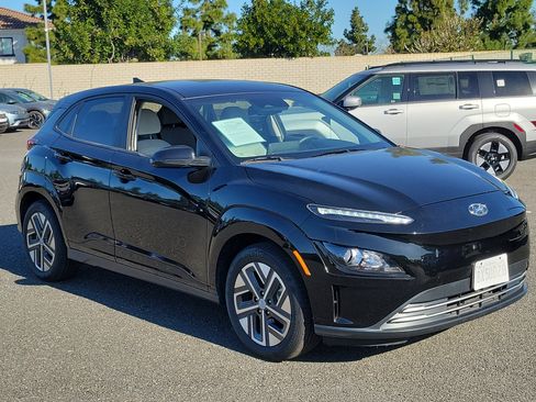 Used 2023 Hyundai Kona SE w/ Cargo Package image 26