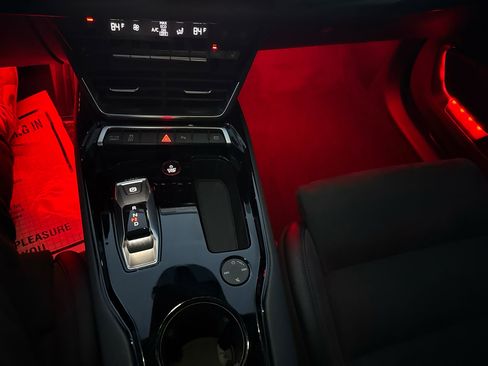 Used 2022 Audi e-tron GT Premium Plus w/ Performance Package image 38