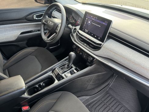 Used 2022 Jeep Compass Sport image 19