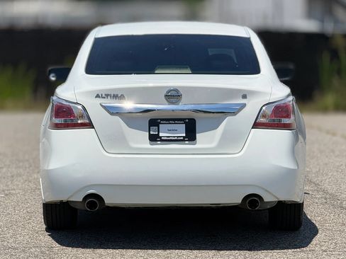 Used 2015 Nissan Altima 2.5 S w/ Power Driver Seat Package FWD image 4