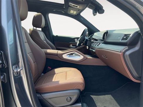 New 2025 Mercedes-Benz GLS 450 4MATIC image 15