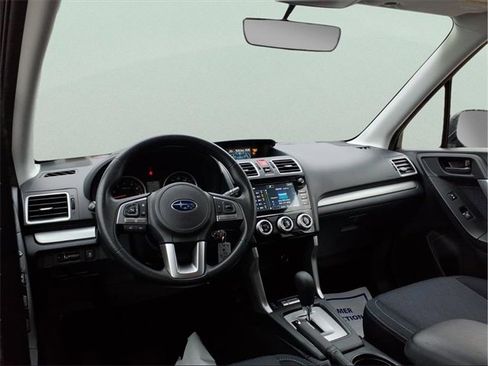 Used 2018 Subaru Forester 2.5i Premium w/ All-Weather Package image 9