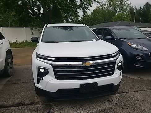 Certified 2025 Chevrolet Traverse LT FWD image 6