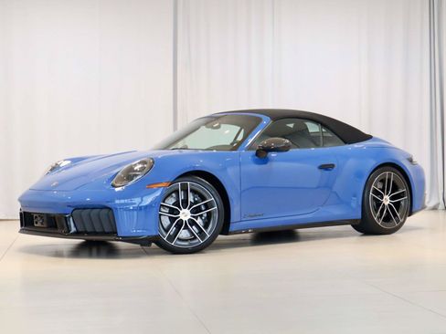 Used 2025 Porsche 911 Carrera 4 GTS AWD/4WD image 36