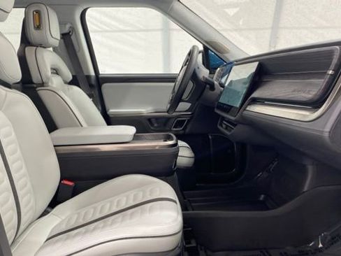 Used 2024 Rivian R1S Adventure image 17