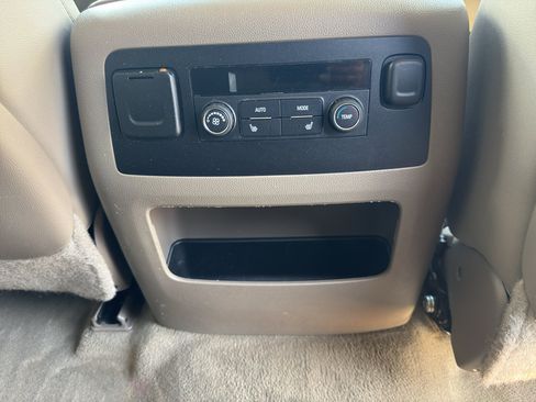 Used 2015 GMC Yukon SLT RWD image 18