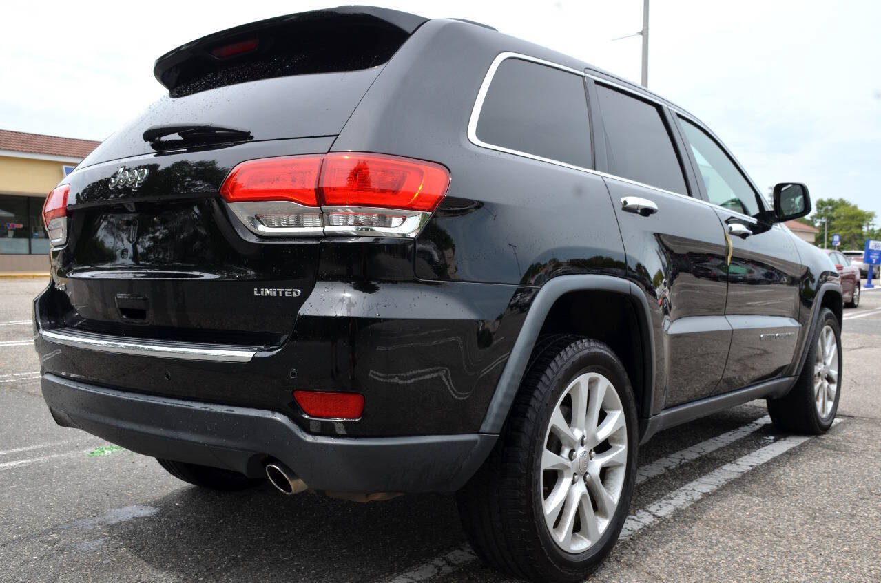 Used 2017 Jeep Grand Cherokee Limited AWD/4WD image 5