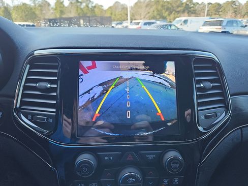 Used 2020 Jeep Grand Cherokee Limited X image 32