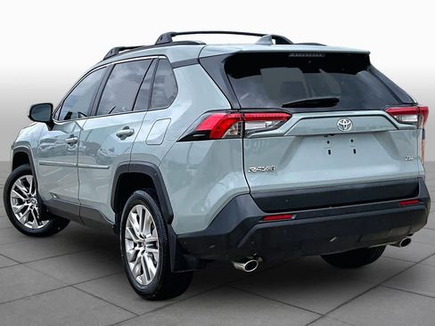 Used 2023 Toyota RAV4 XLE Premium image 12