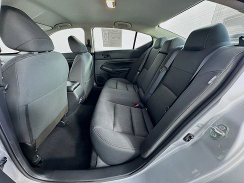Used 2024 Nissan Altima 2.5 SV FWD image 22