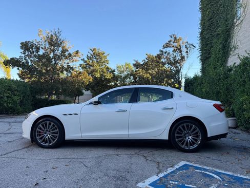 Used 2017 Maserati Ghibli image 2