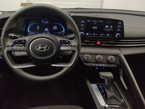 Used 2024 Hyundai Elantra SE image 22