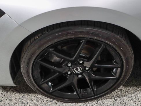 Used 2023 Honda Civic Sport image 11
