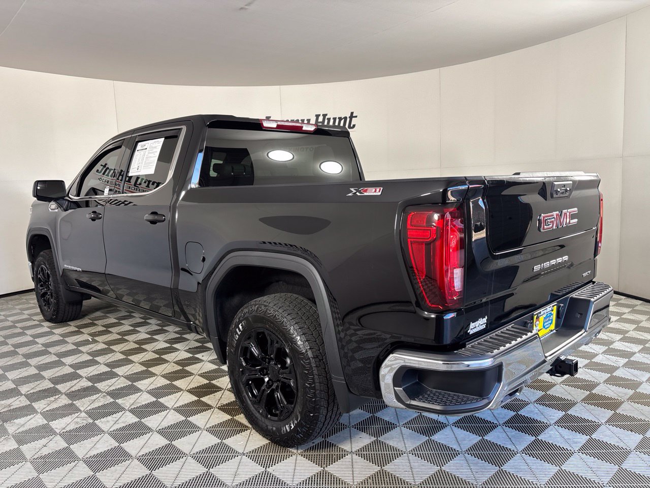 Used 2026 GMC Sierra 1500 SLT w/ X31 Off-Road Package AWD/4WD image 6