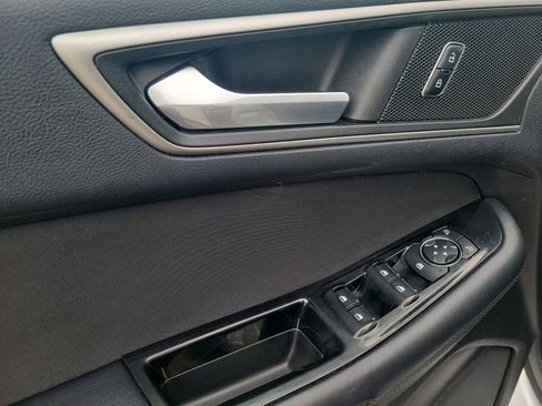 Used 2015 Ford Edge SEL image 19