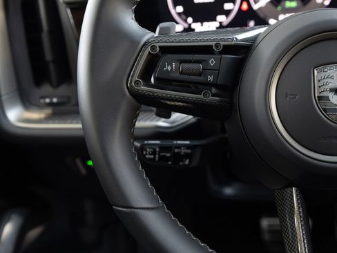 Certified 2025 Porsche Cayenne Turbo AWD/4WD image 15