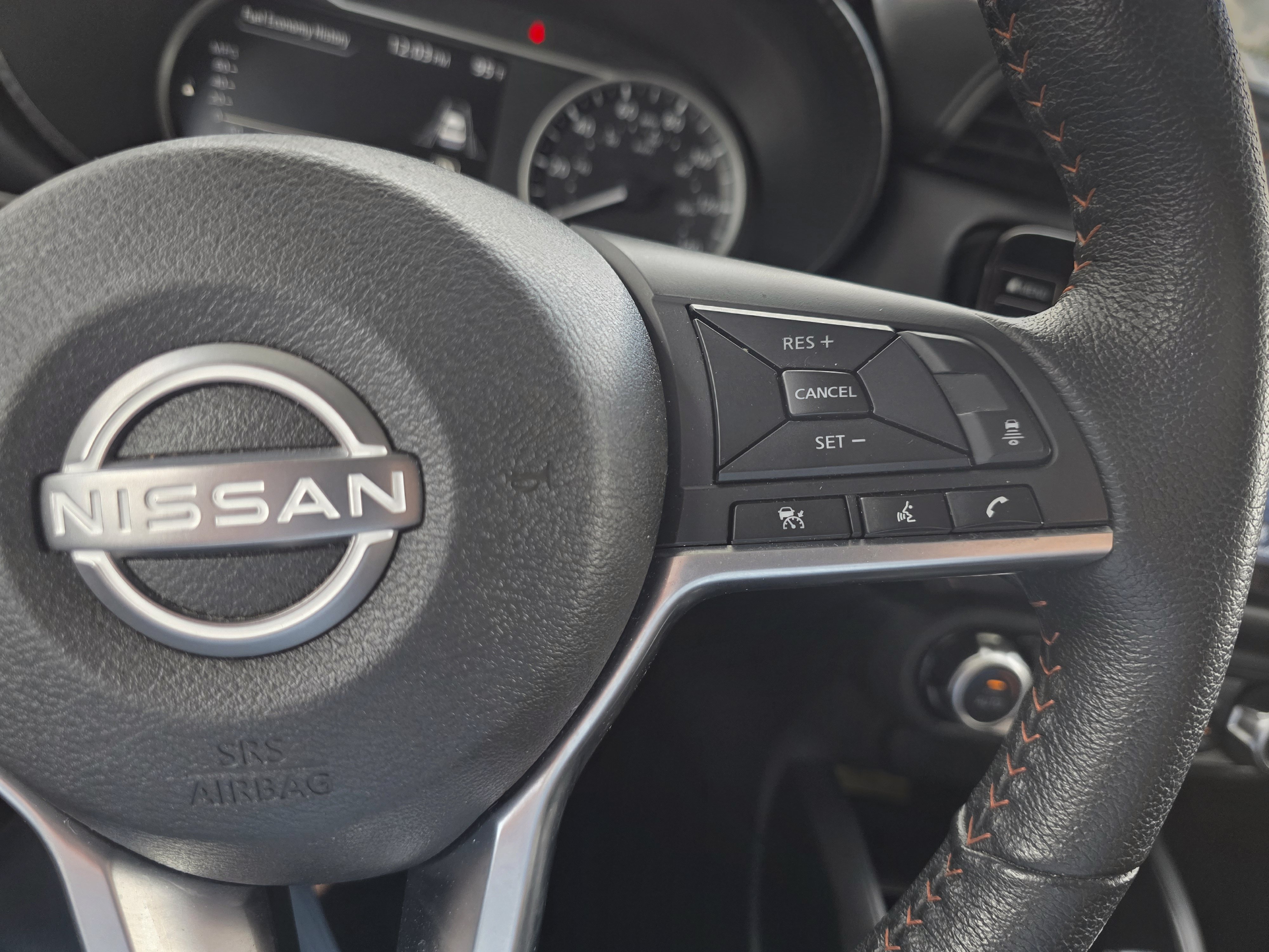 Used 2024 Nissan Versa SR FWD image 21