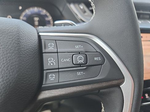 New 2026 Jeep Grand Cherokee L Limited w/ Limited Altitude Package AWD/4WD image 81