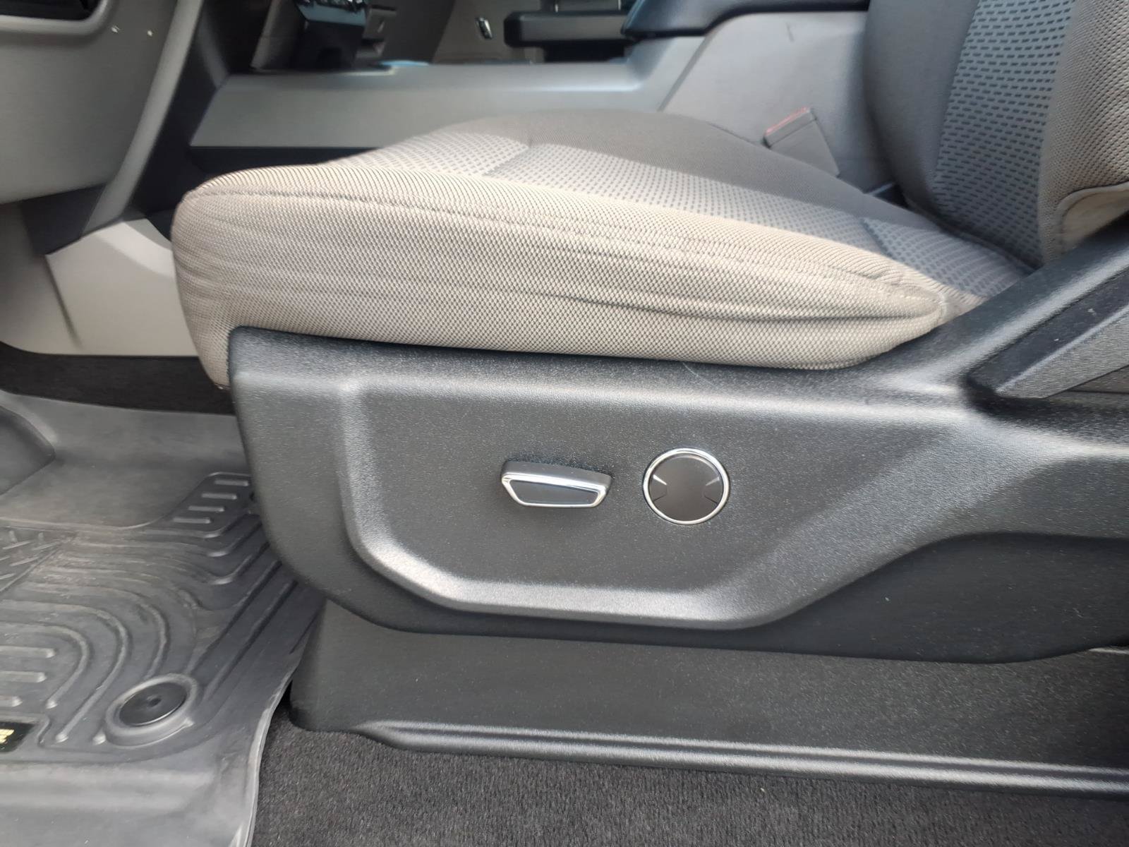 Used 2019 Ford F250 XLT w/ XLT Premium Package AWD/4WD image 23