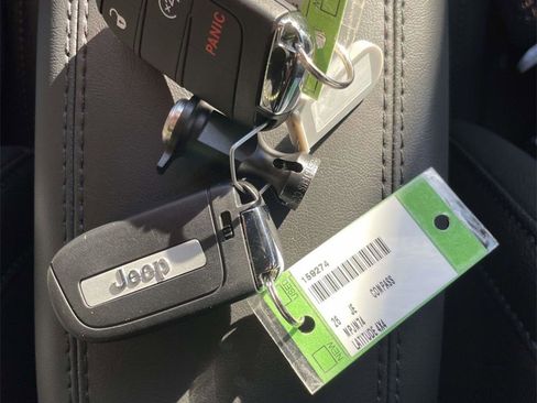 New 2026 Jeep Compass Latitude image 34