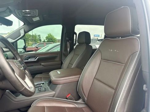 Used 2024 GMC Sierra 2500 Denali w/ Technology Package AWD/4WD image 17
