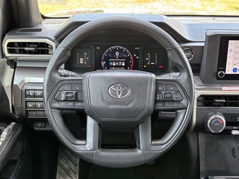 Used 2025 Toyota Tacoma SR5 AWD/4WD image 14