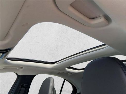 Used 2025 Mercedes-Benz E 350 4MATIC Sedan image 17