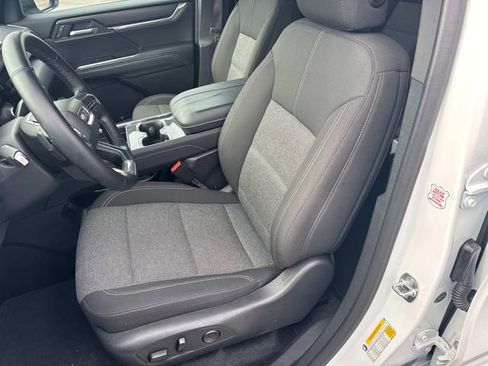 Used 2025 GMC Acadia Elevation image 27